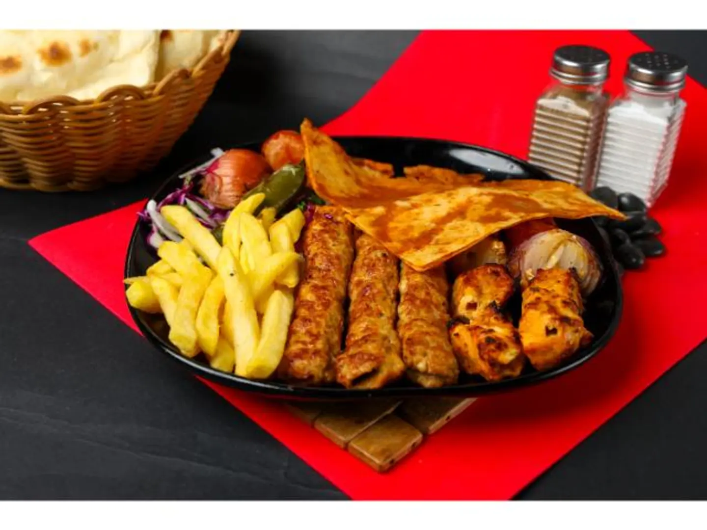 مشكل دجاج مشوي