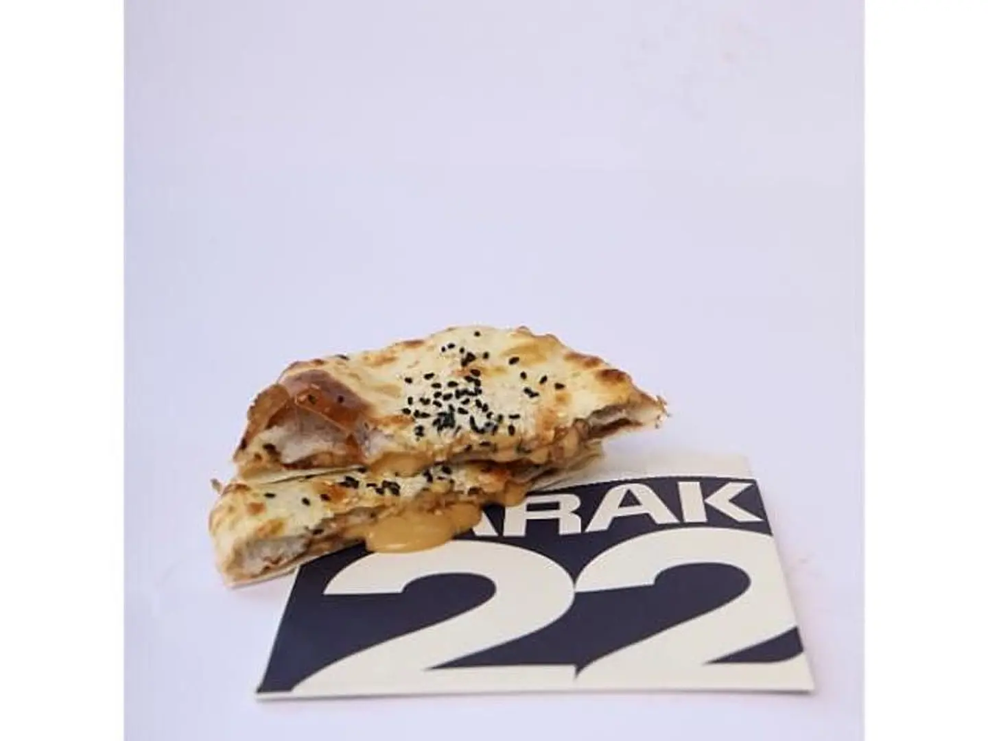 نوتيلا و فول سوداني مدور