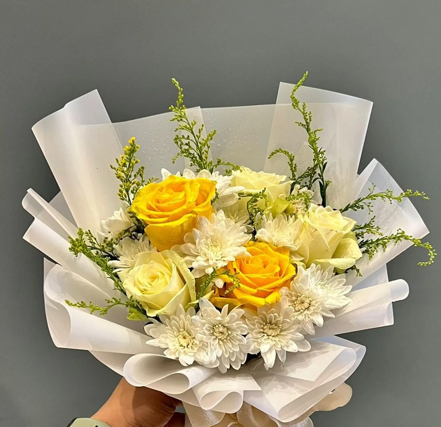 Mixed White Chris Bouquet