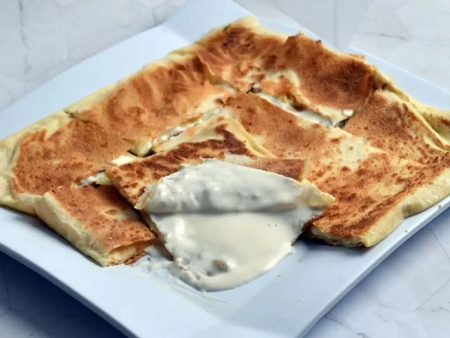 مطبق حلو جبن وعسل