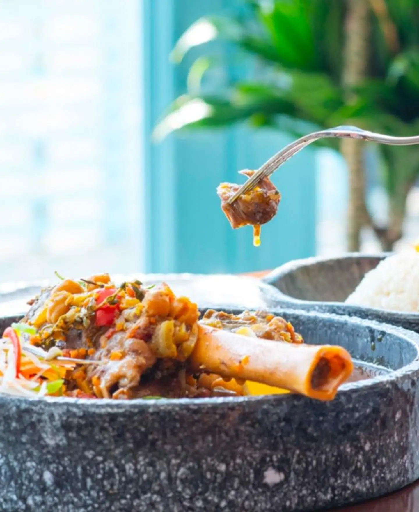 Shank With Chickpeas Clay Pot