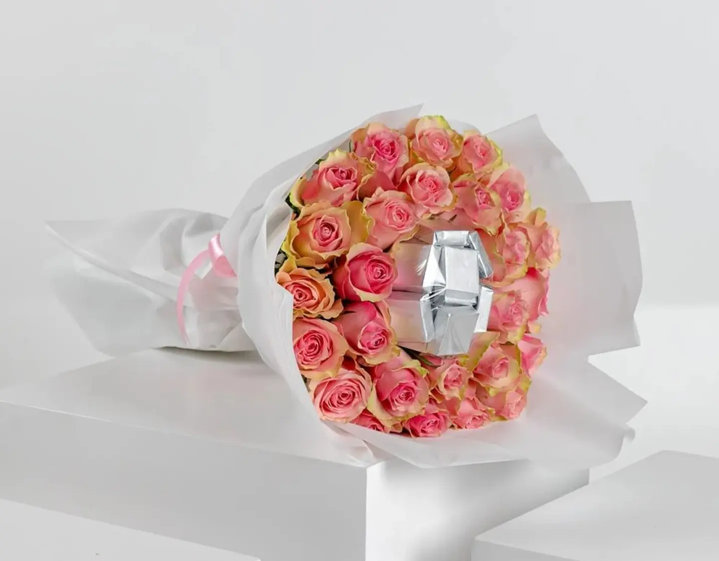 Bouquet Of Pink Roses (Jouri) With Patchi