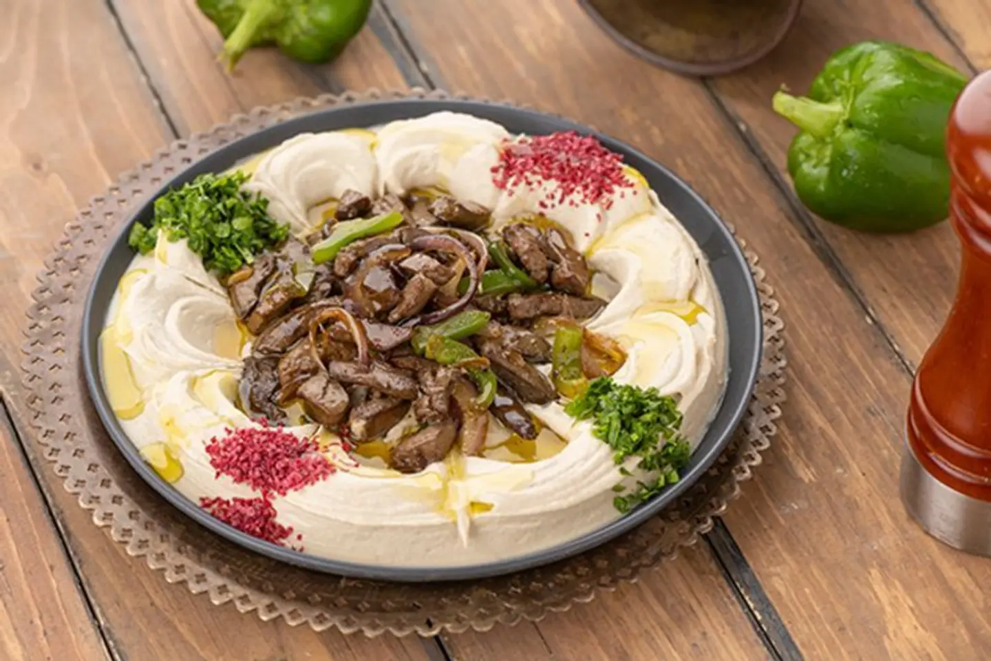 صحن حمص بالكبدة