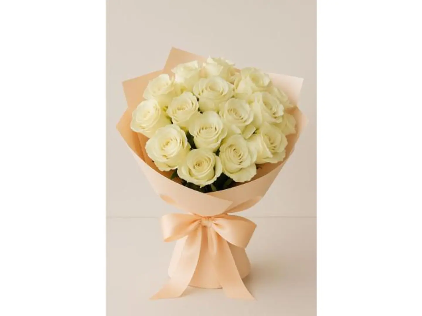 زهور بيضاء جميلة