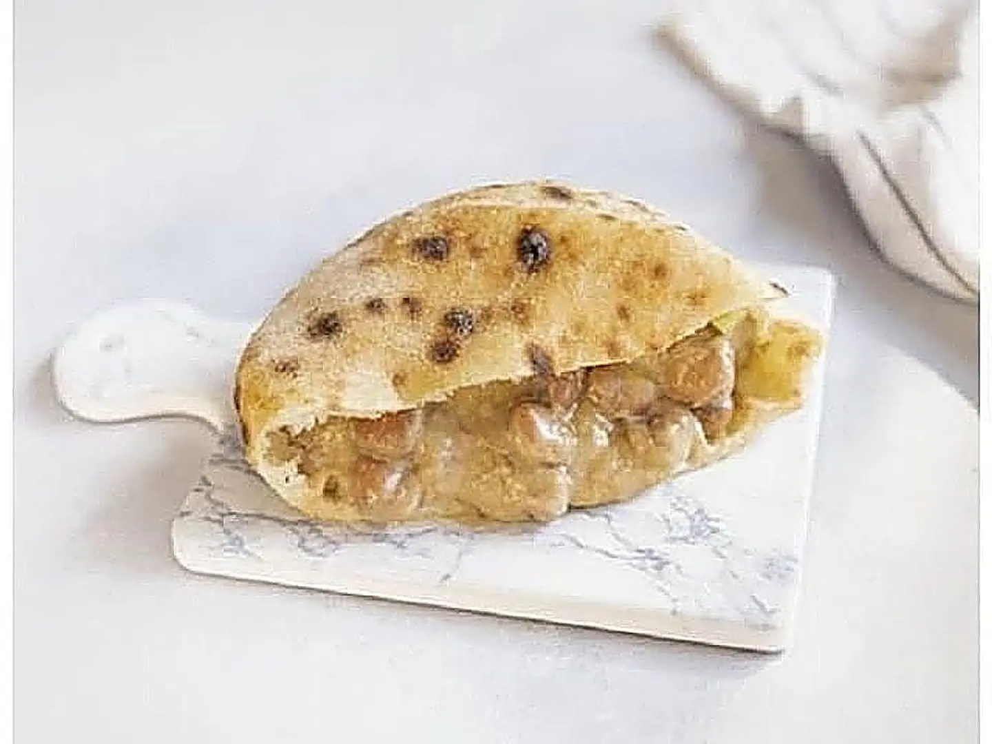 Foul Sandwich With Olive Oil