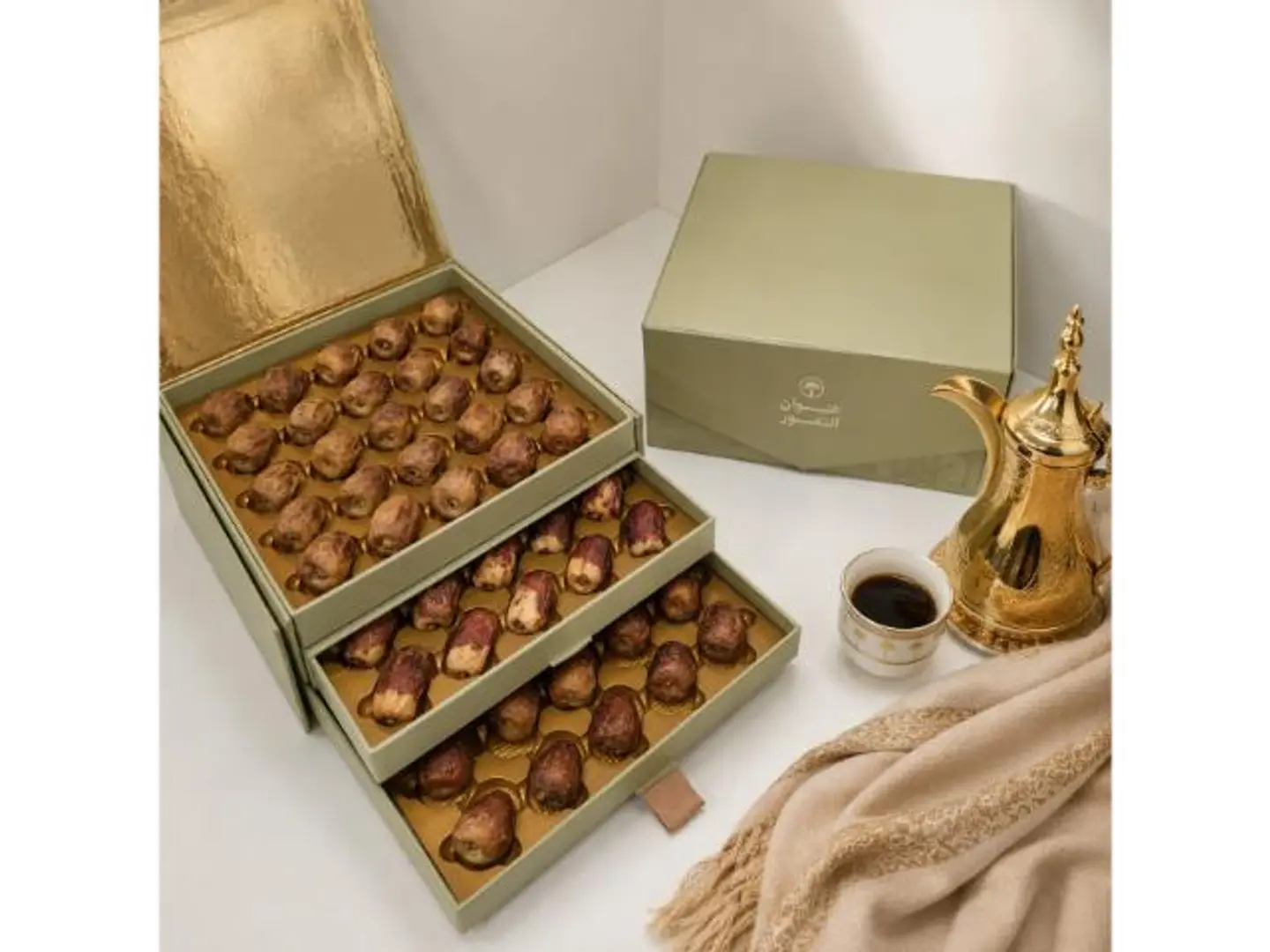 Vip Sagai & Sukkari Box