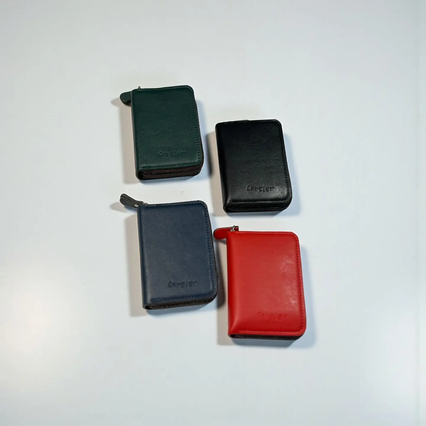 محفظة مع نحت الاسم