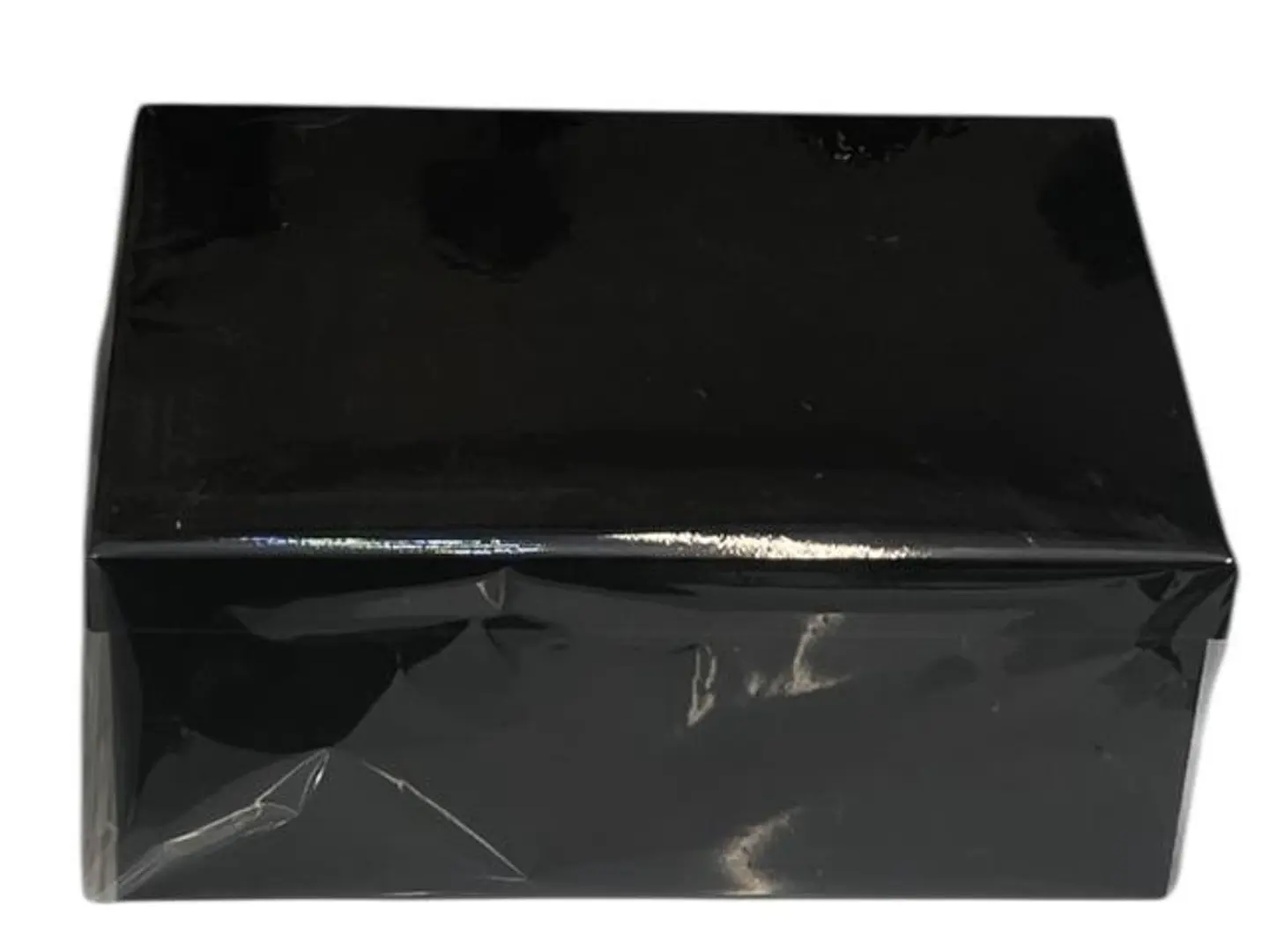 بوكس اسود كبير