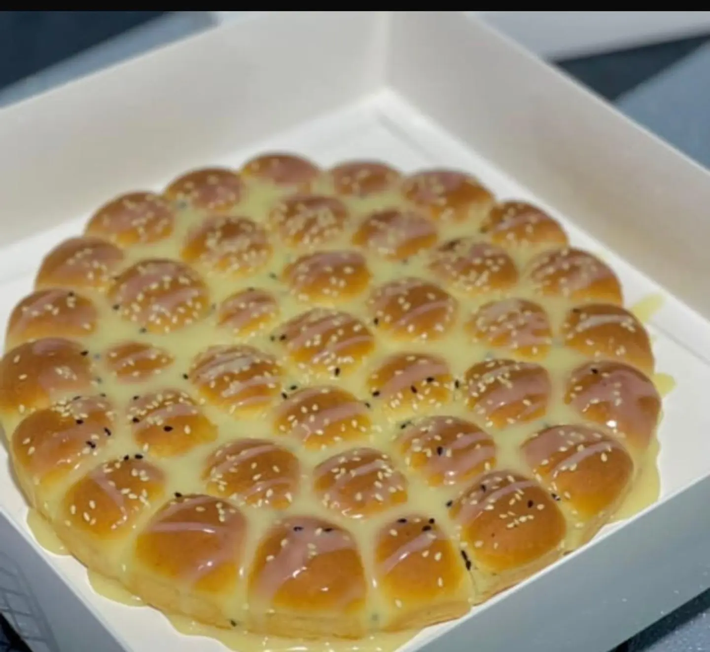 Honeycomb Bread With Cheese & Cinnabon