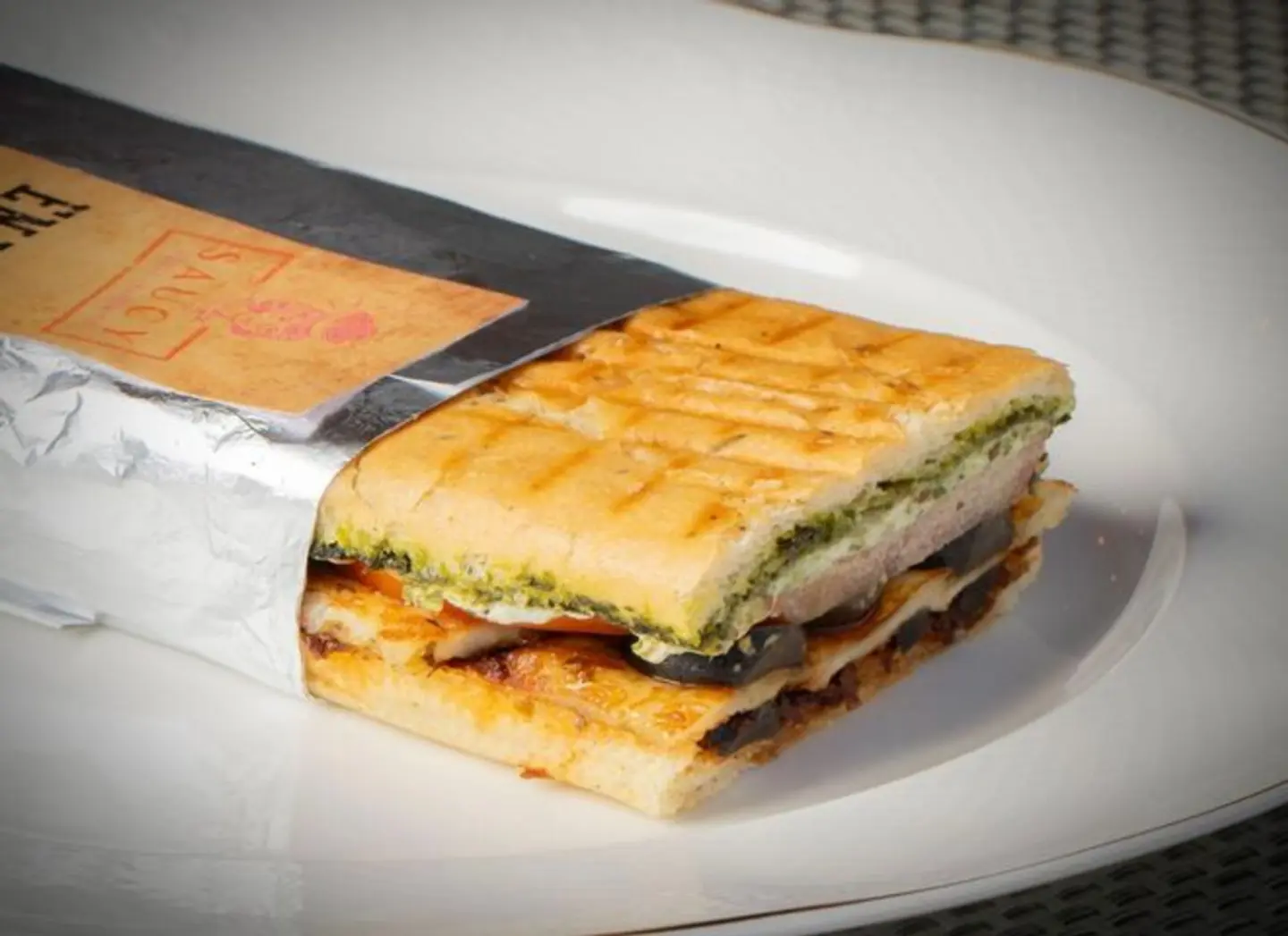 ساندوتش حلومي