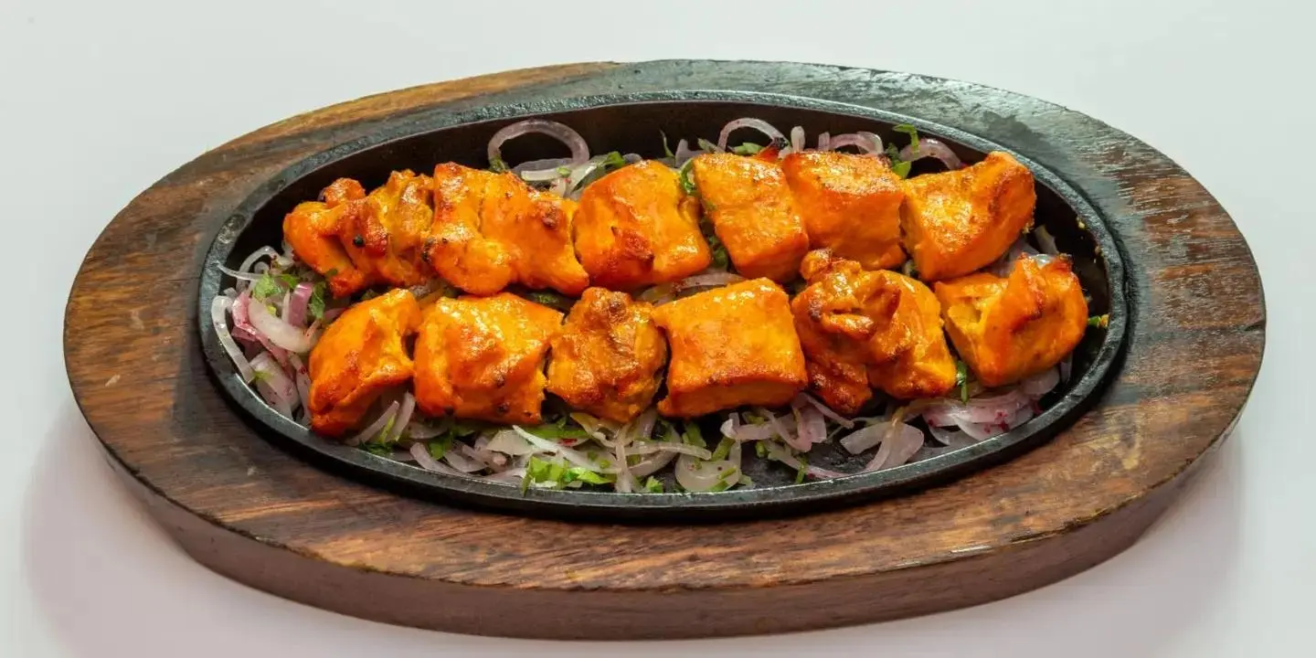 نفر شيش طاووق