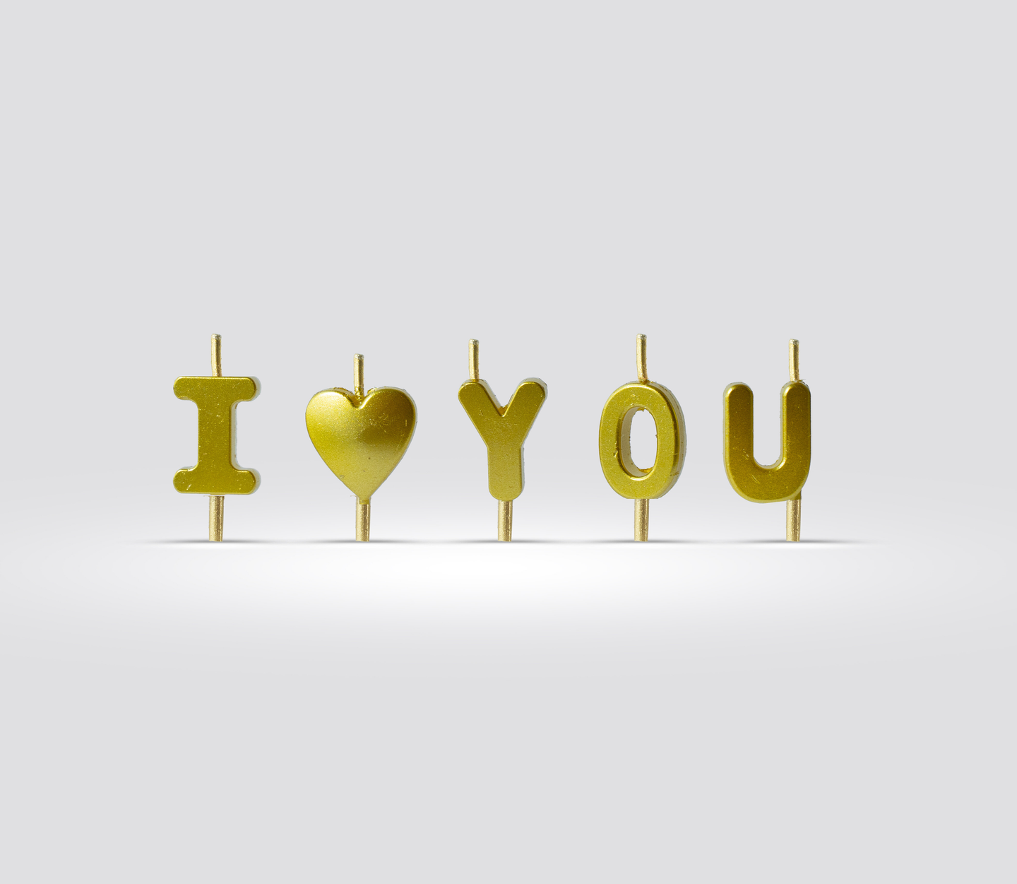 Letter Candles (I Love You) On Laviviane Cake   Gold