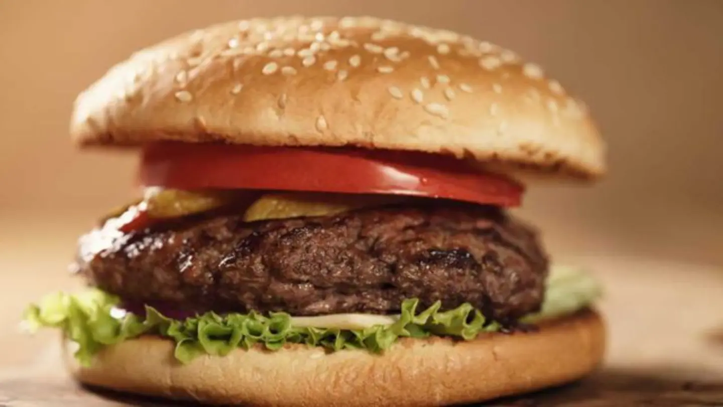 برجر لحم بالجبن