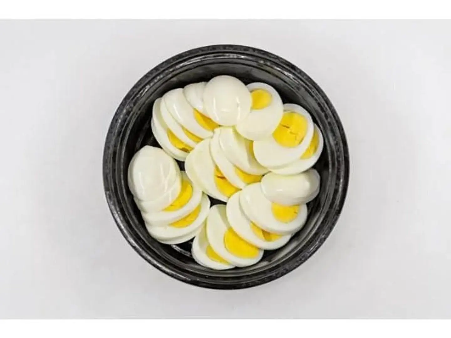 بيض مسلوق بالجبن