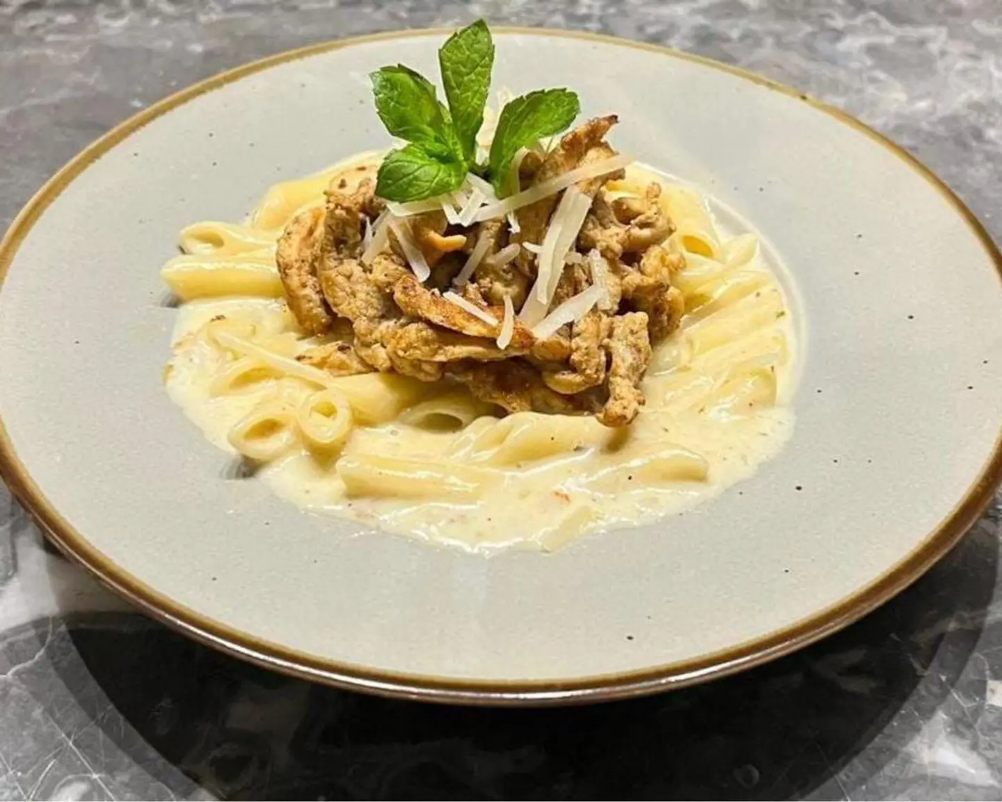 Fettuccine Alfredo Pasta