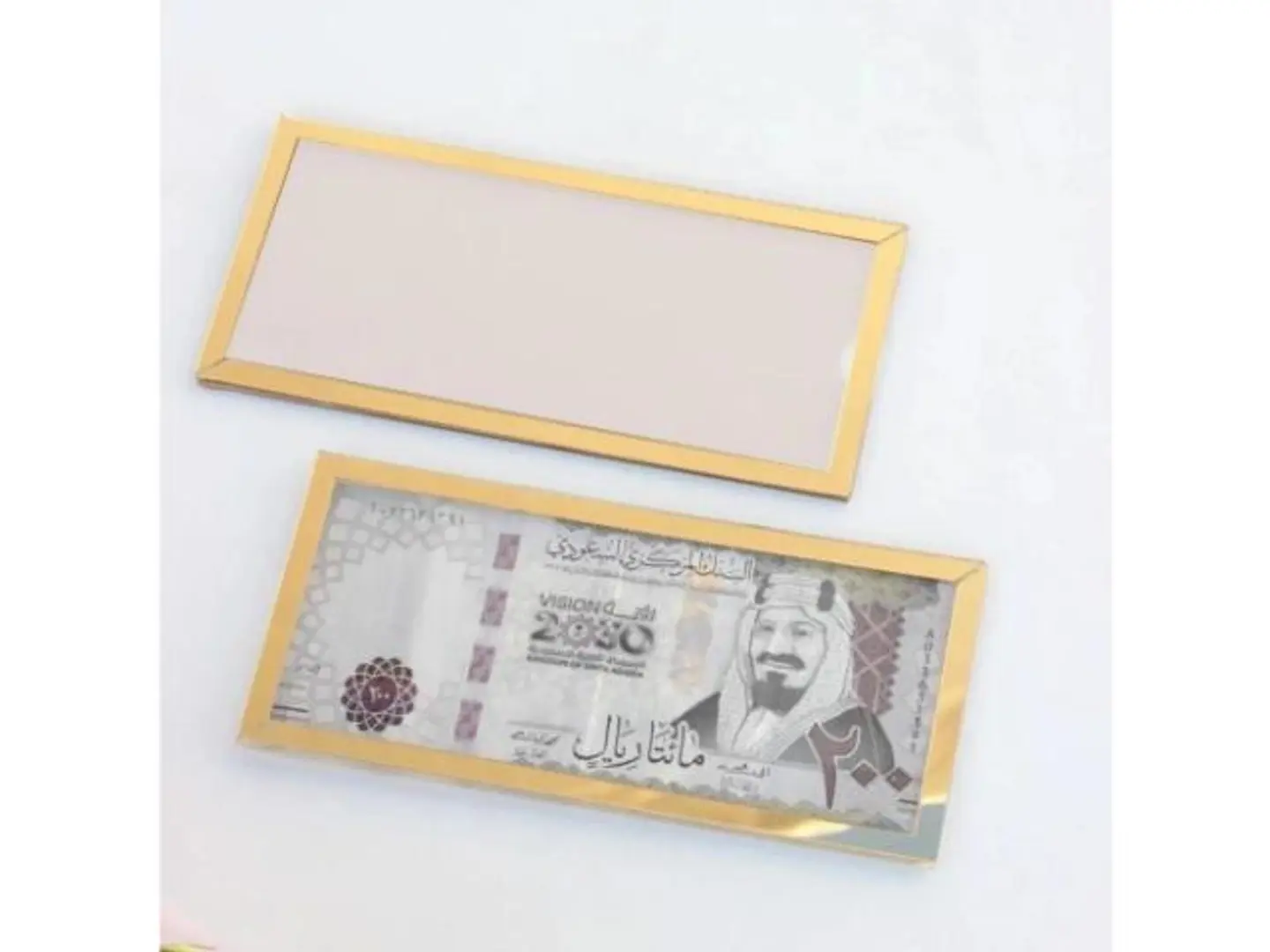 ظرف أكريلك اطار ذهبي
