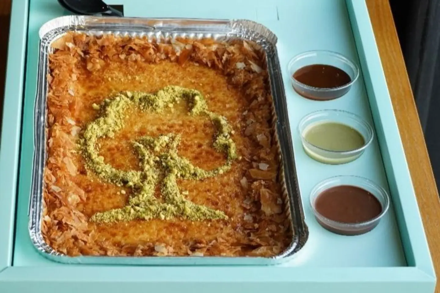 بسبوسة تمر بالقشطة كبير