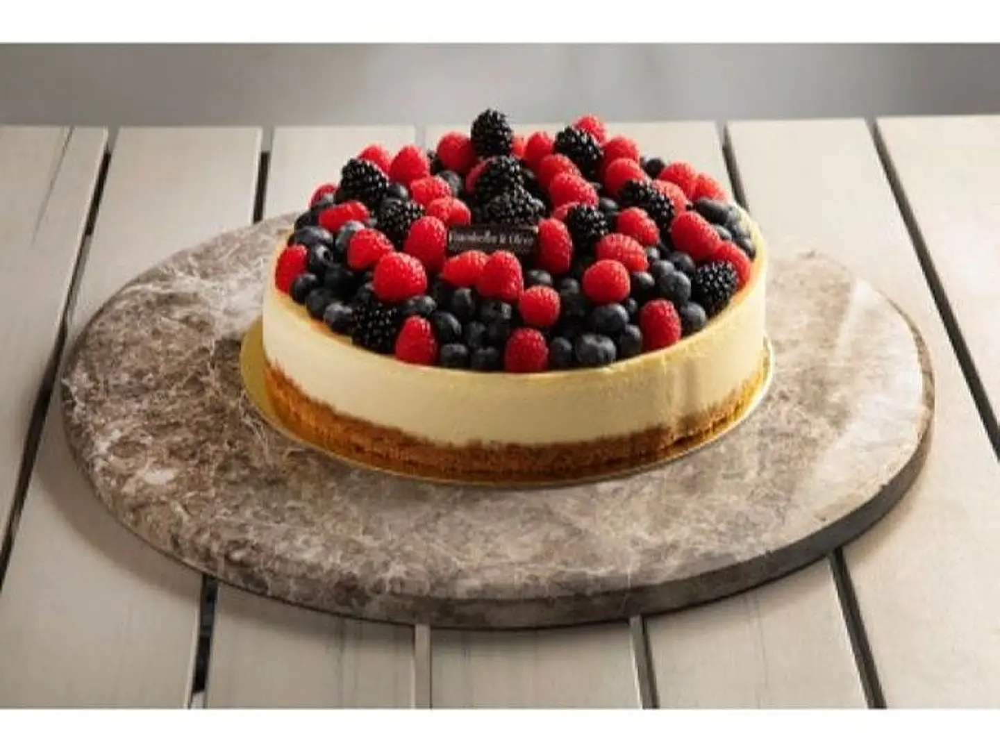 ميكس بيري تشيزكيك كبير