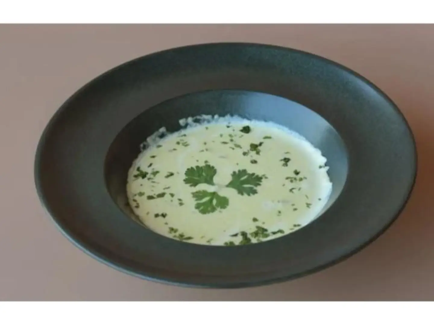 شوربة الدجاج مع الفطر