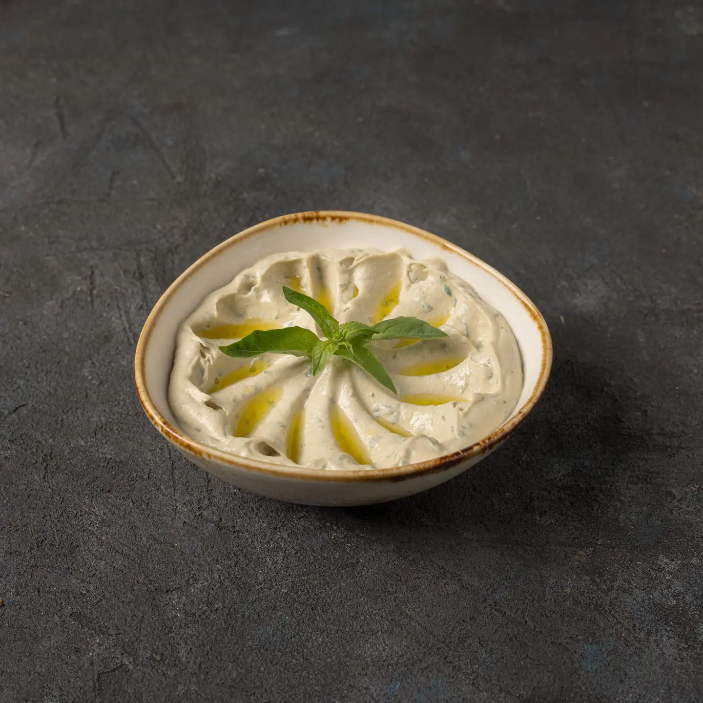 Hummus Basil