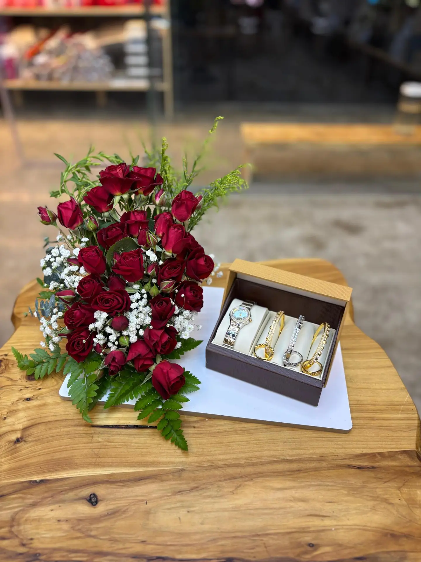 ستاند ساعة نسائي 2