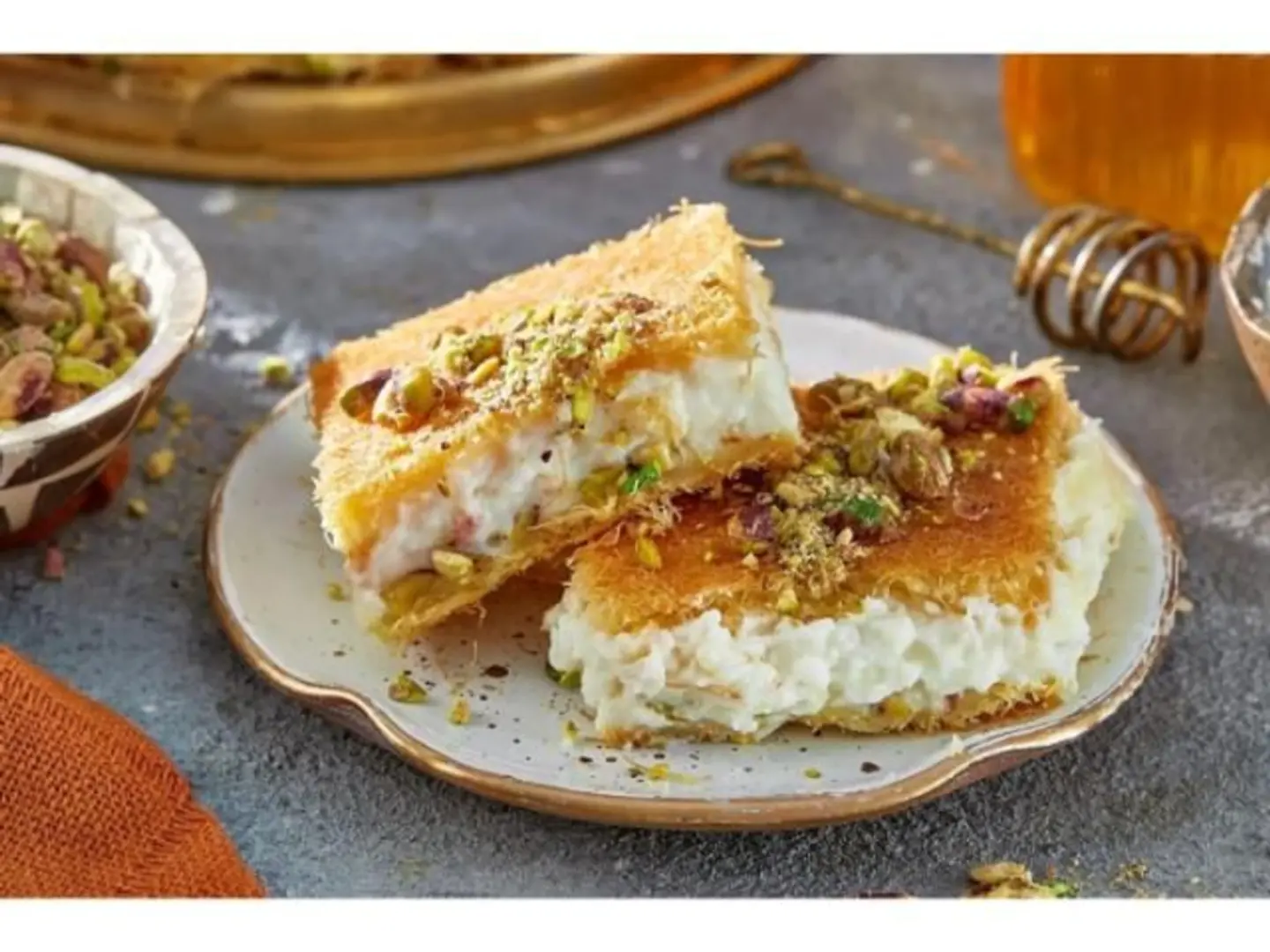 بسبوسه وكنافه