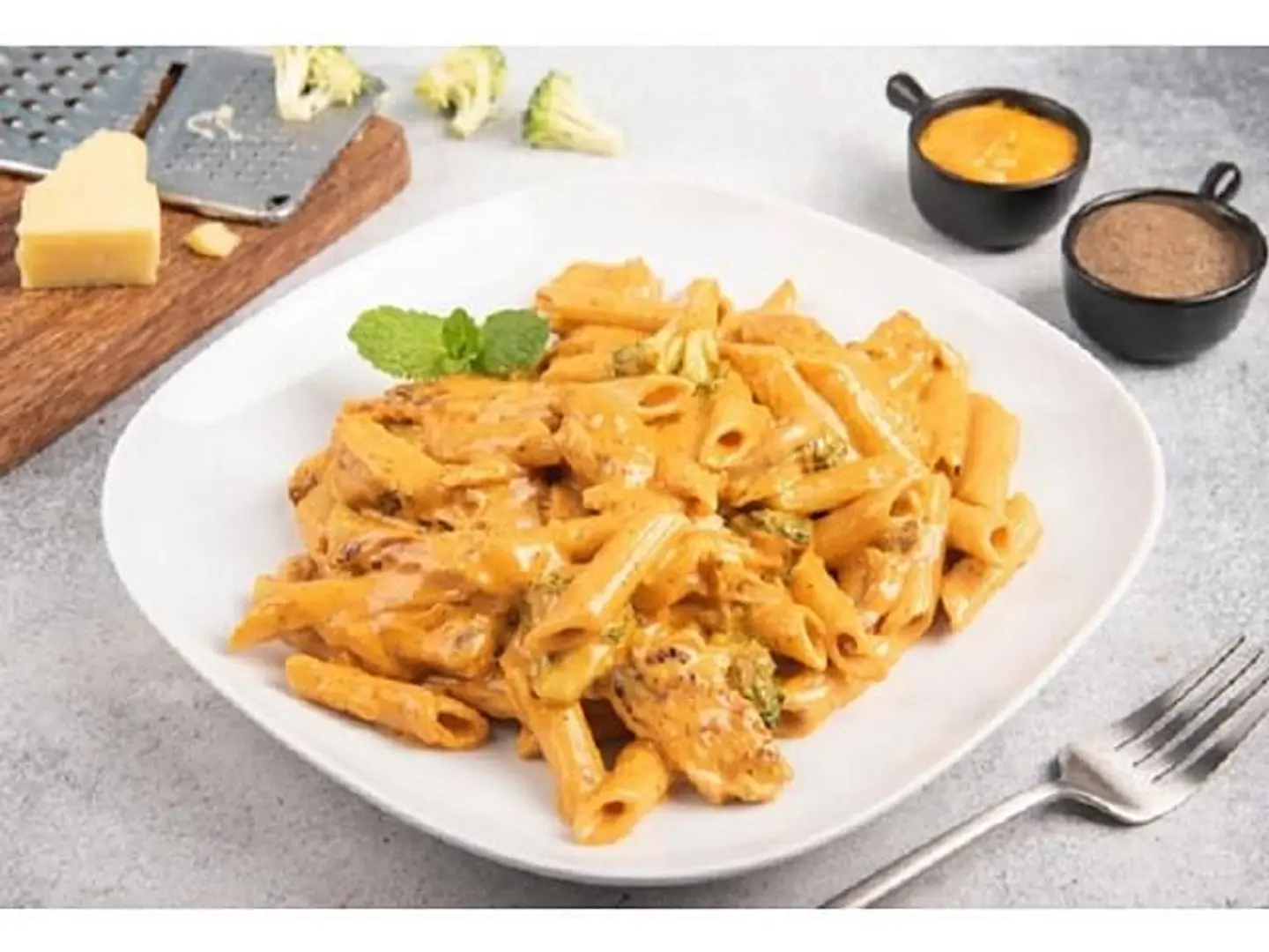 Chicken Pasta With Mixed Sauces