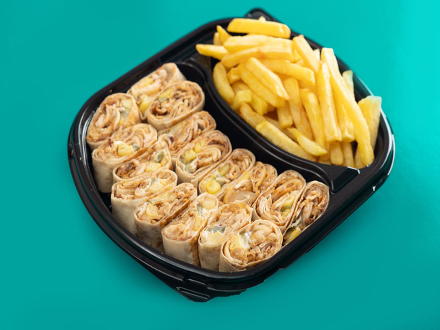 وجبة شاورما مشوي صاج عدد 2 مقطع + بطاطا + ثوم