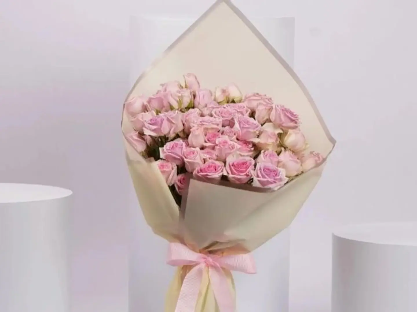 باقة سحر وردي