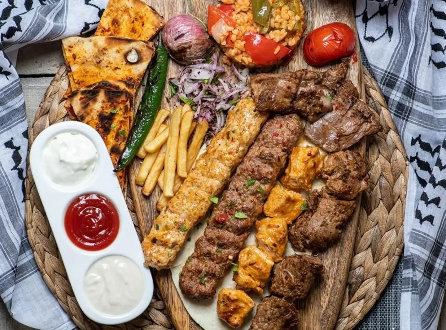 صحن مشكل مشاوي كبير