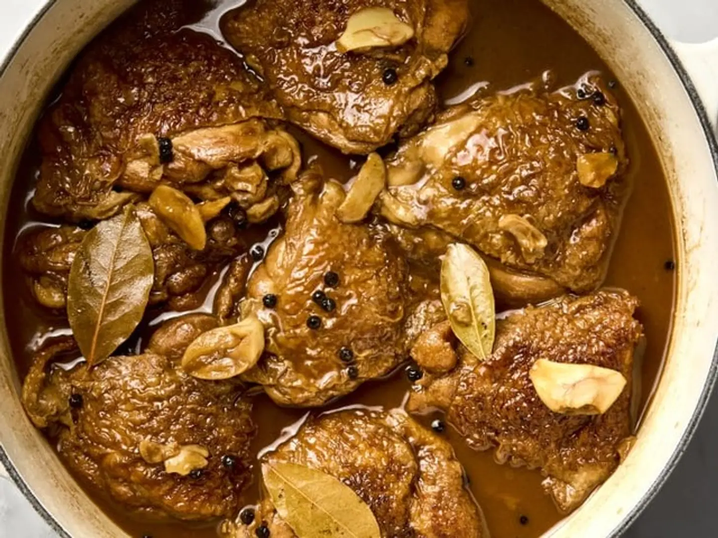 دجاج أدوبو - وسط