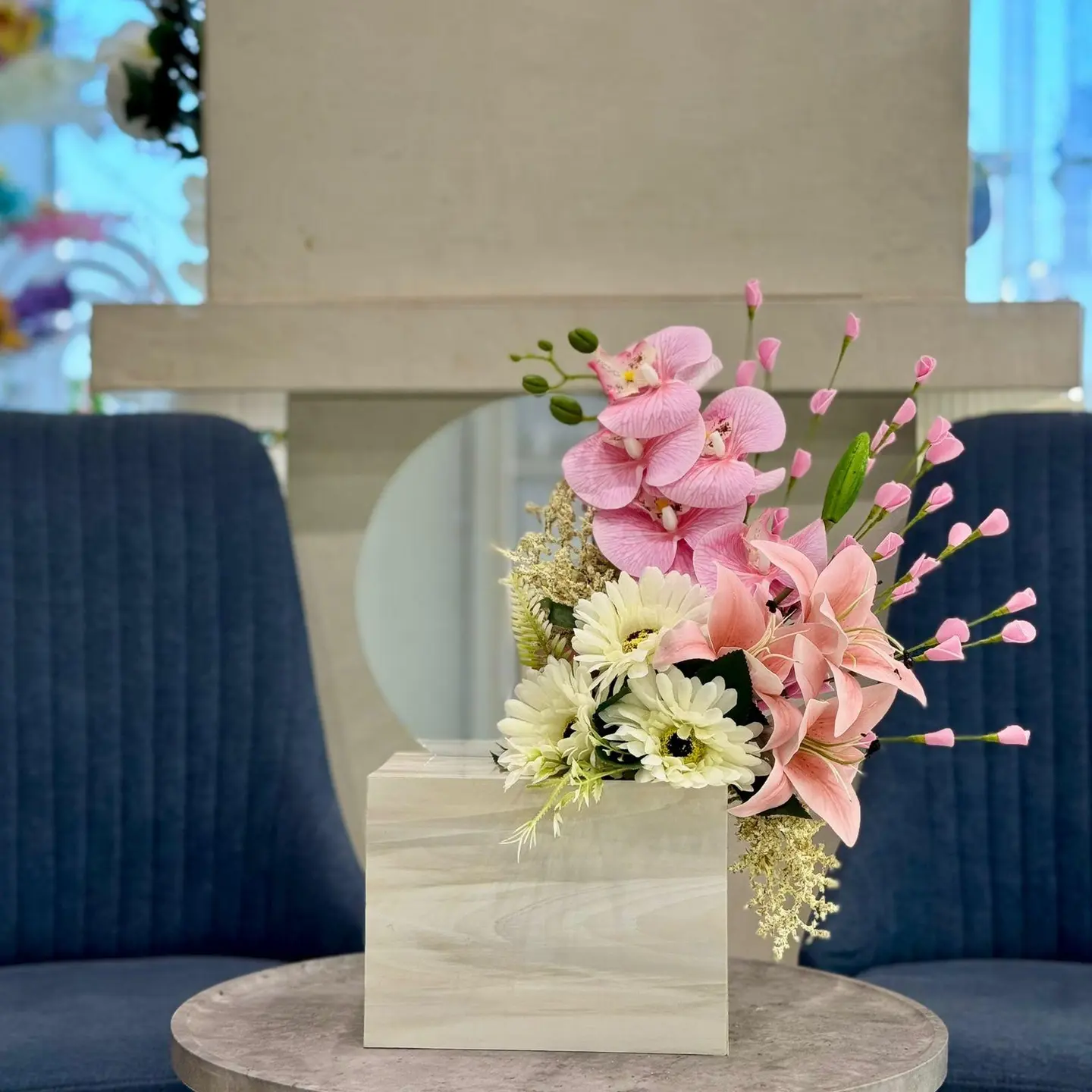 بوكس المرايا مع ورد صناعي