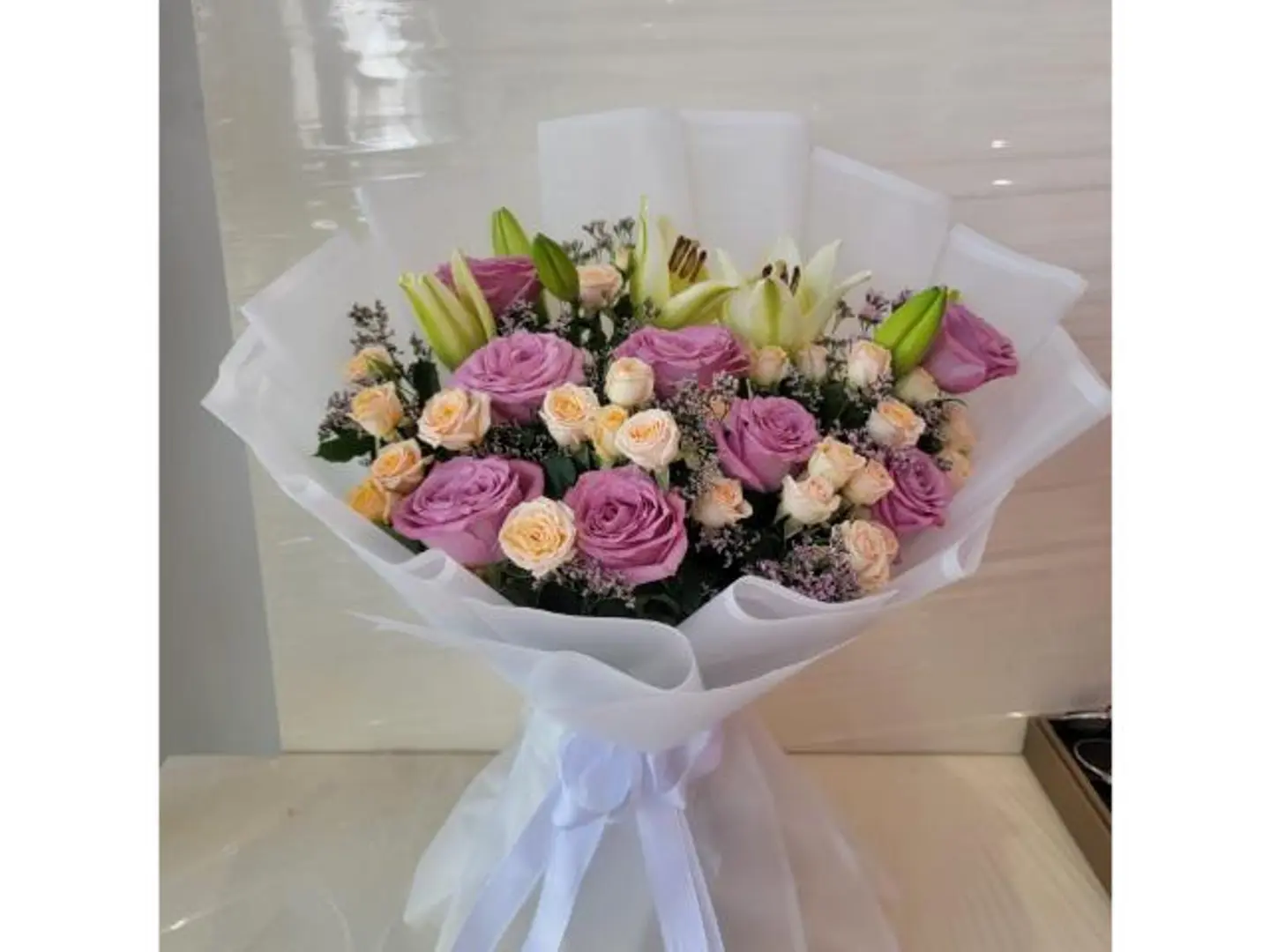 Natural Rose Bouquet In Black Wrapping