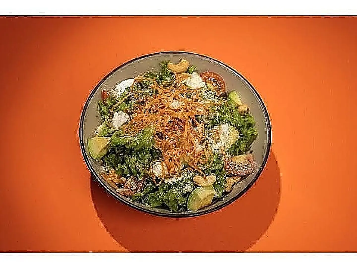 سلطة مونيكا