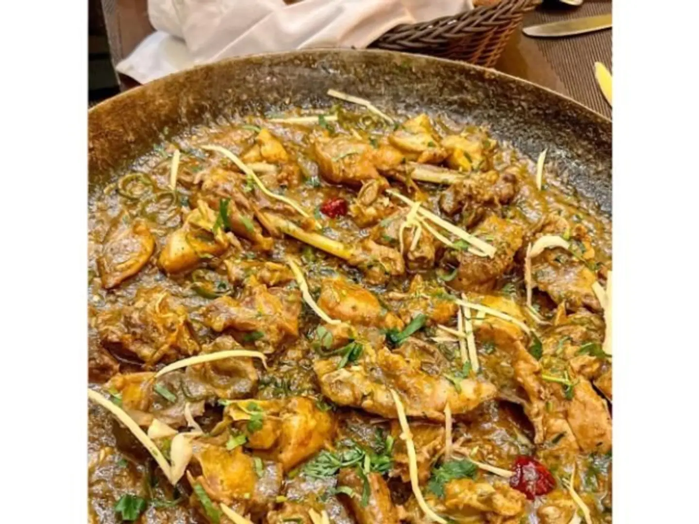 نصف كراهي بعقب الدجاج