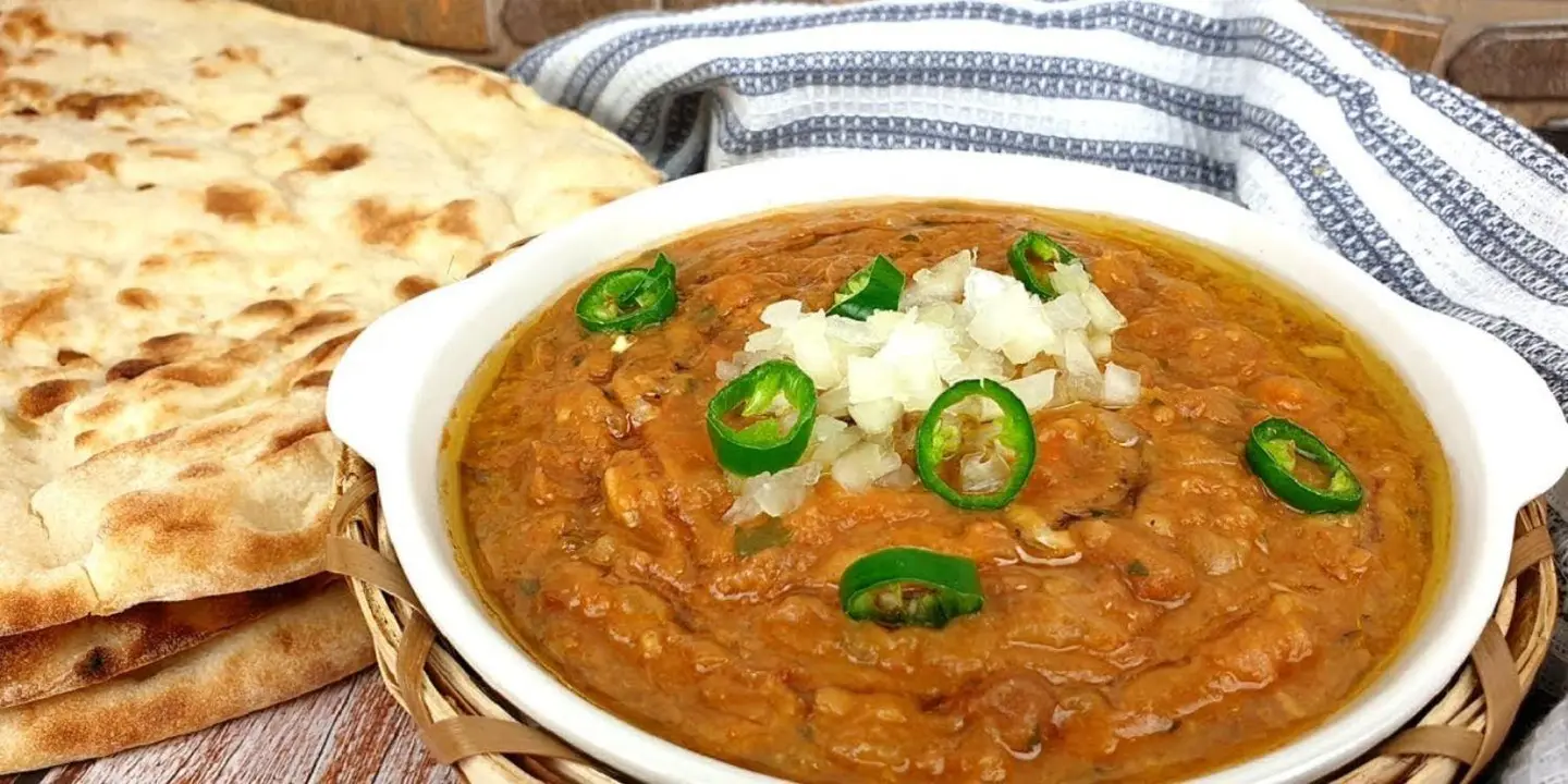 قلابه بالبيض والعدس