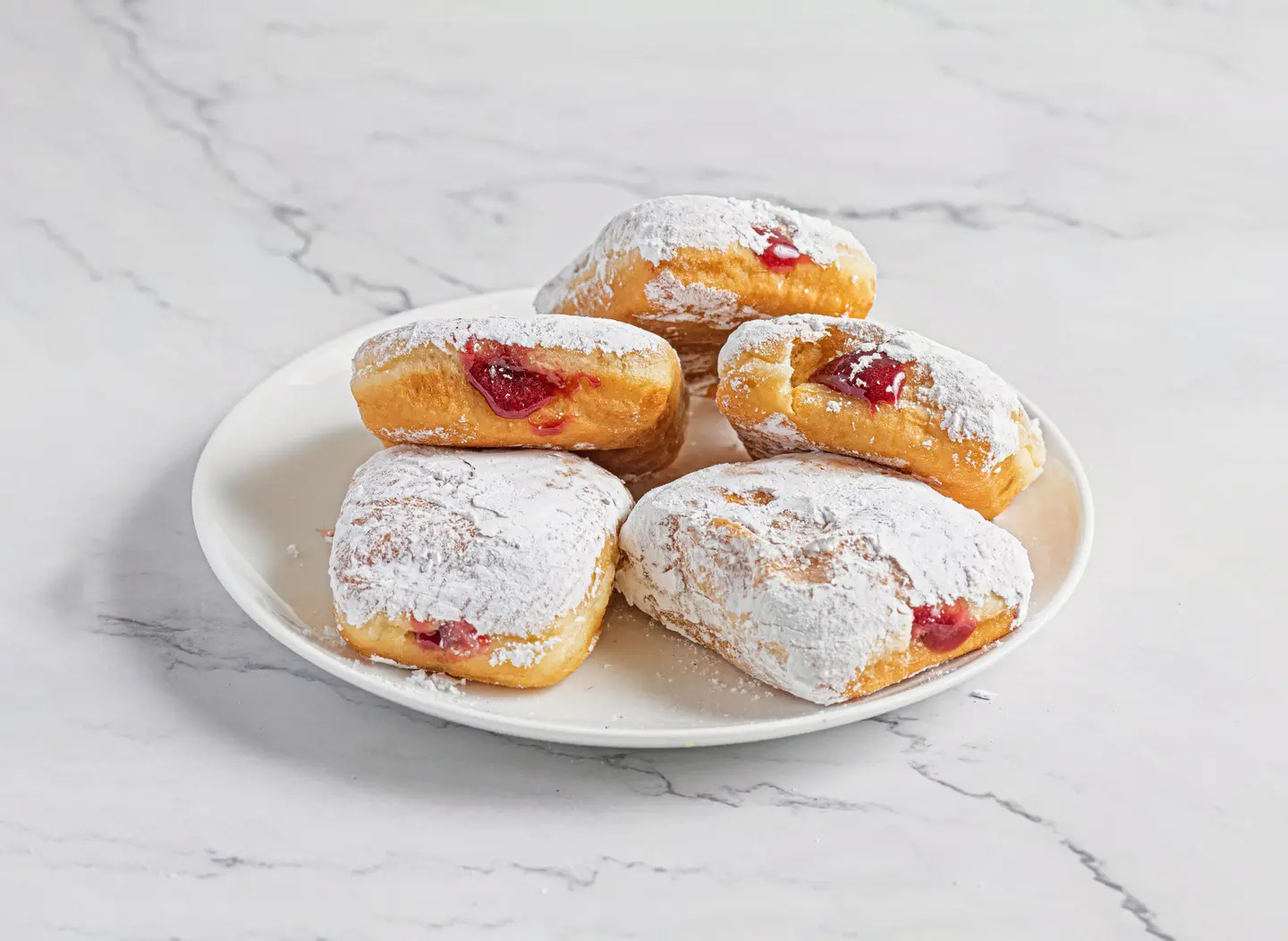 توت احمر والسكر