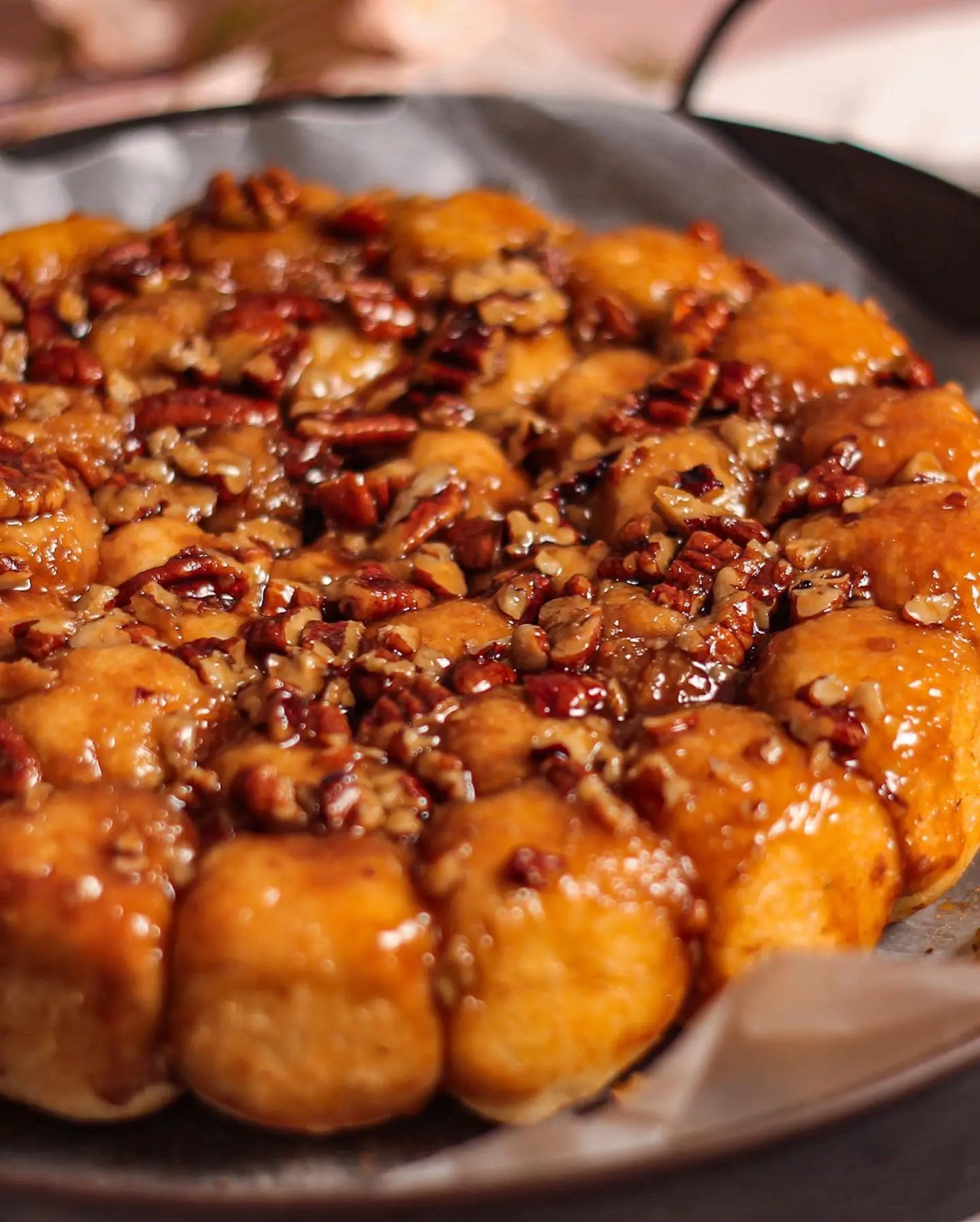 Medium Khaliat Pecan