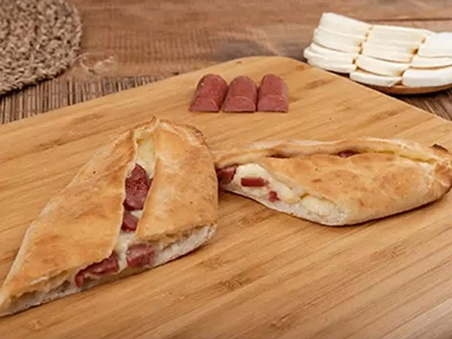 فطيرة جبنة مرتديلا