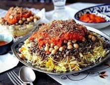 طبق كشري عائلي كبير