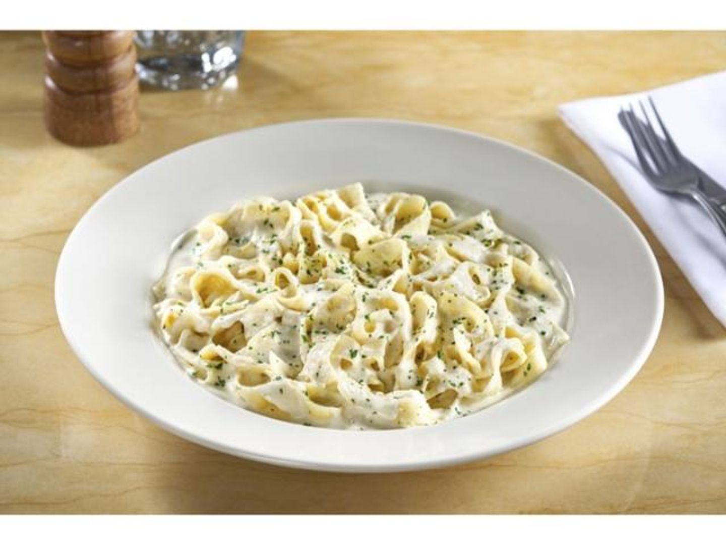 Chicken Fettuccine With Cream And Parmesan Cheese