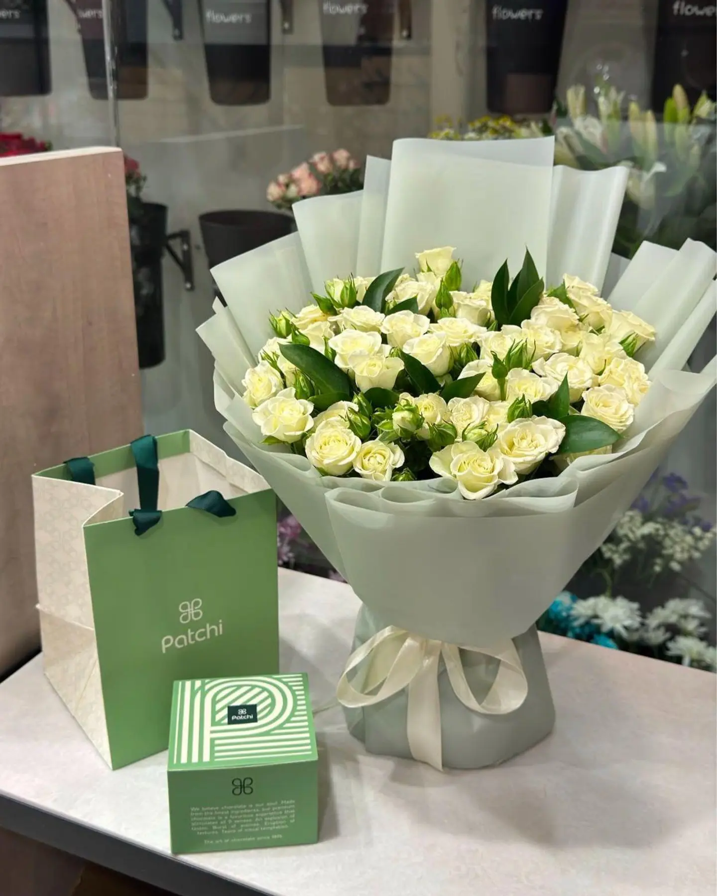 Bouquet Of Flowers With Chocolate 250g Patchi 4