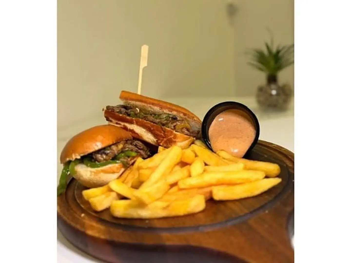 ساندويش ستيك لحم