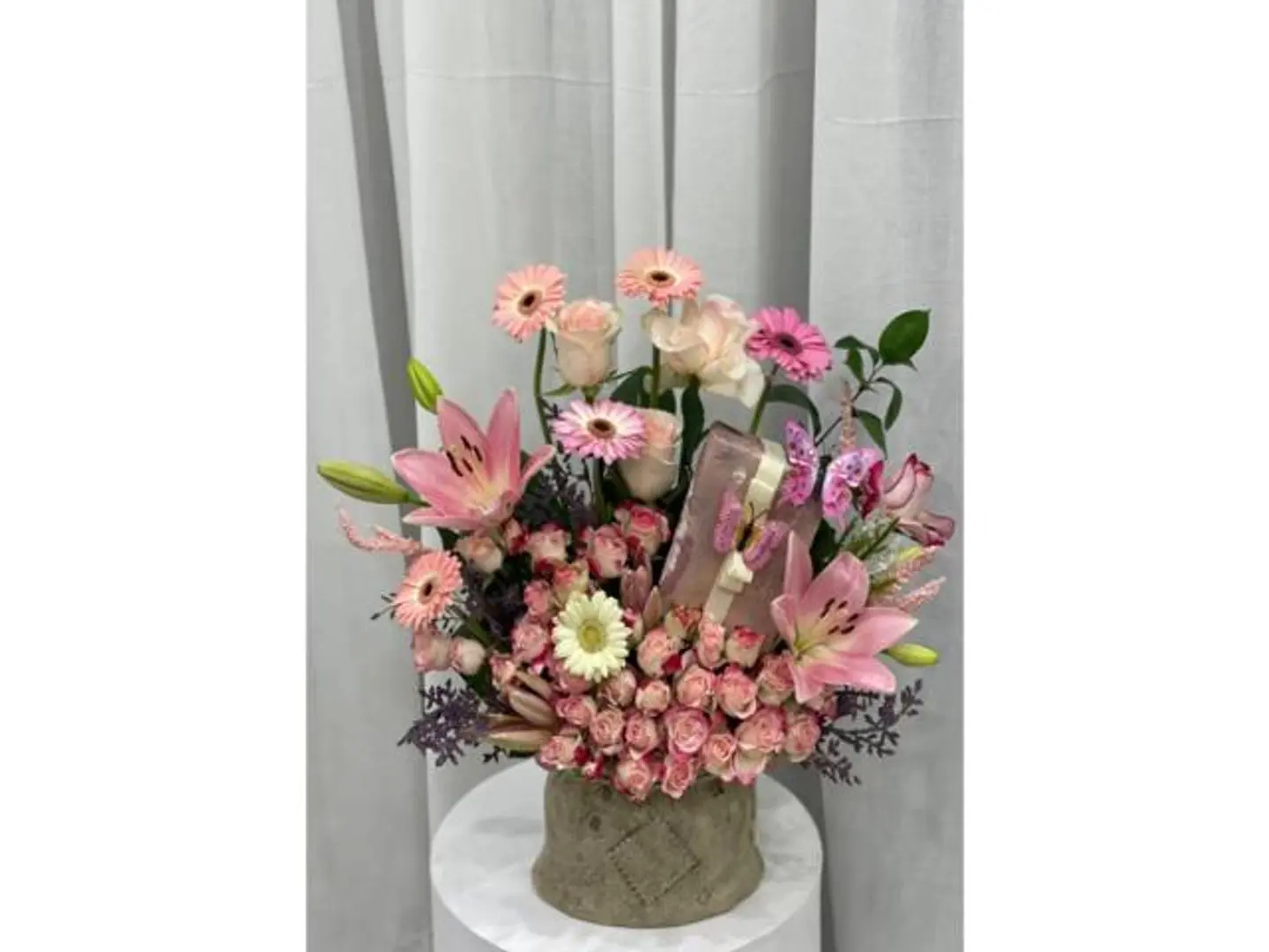 فازة ورد الوردي وساعه