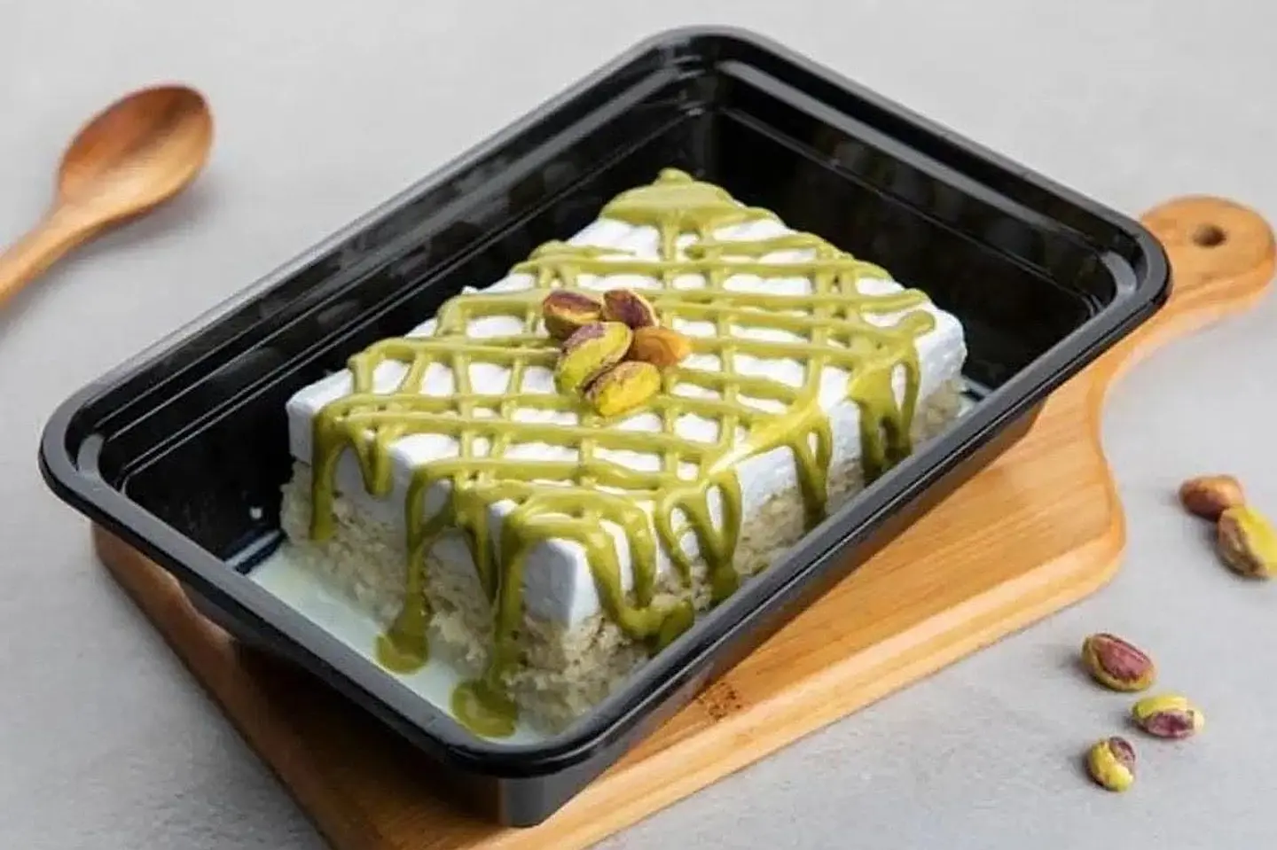 كيكة الحليب بالبيستاشيو