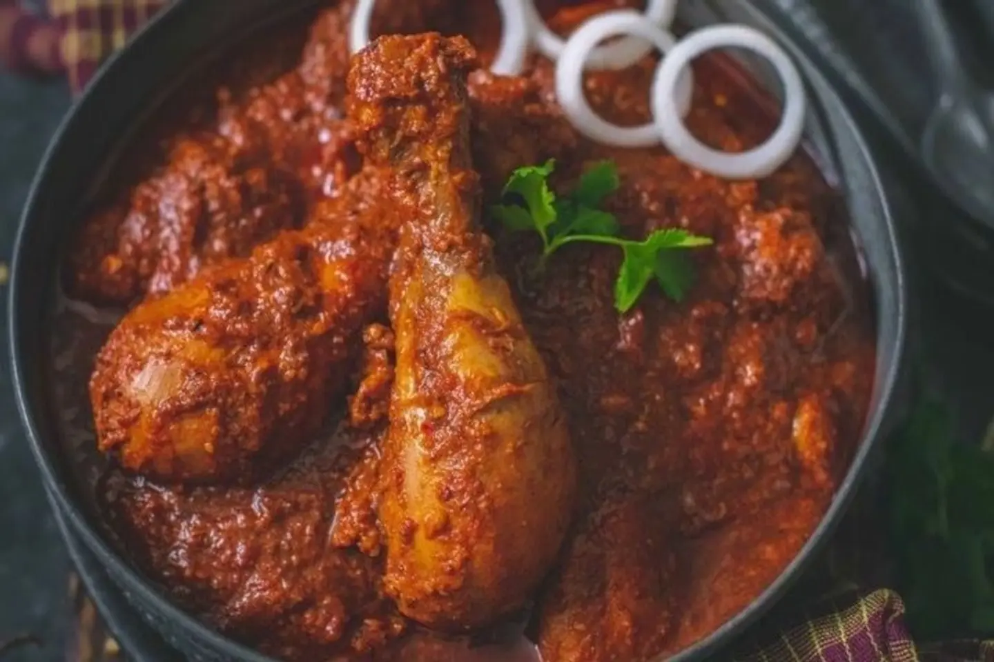 ادام الدجاج بالكاري