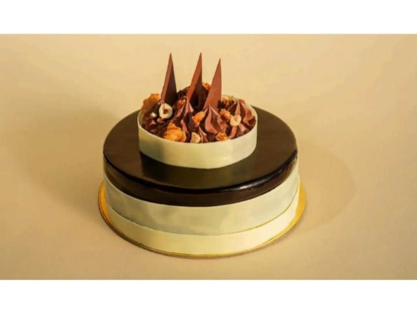 Praline Hazelnut Cake