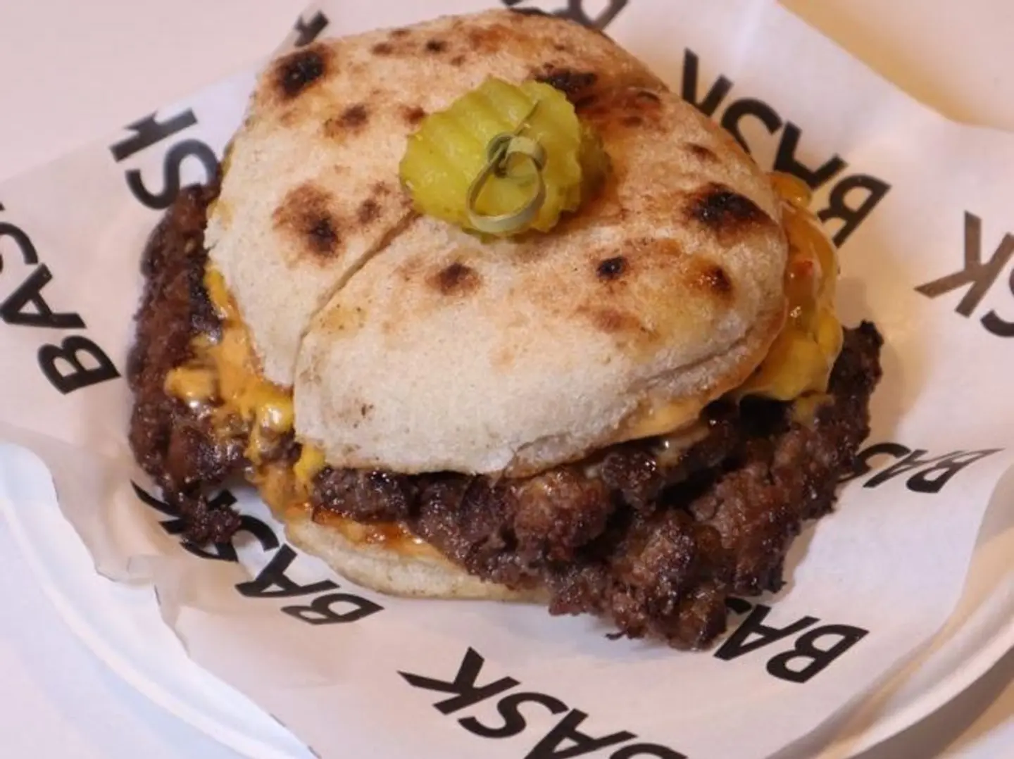 برجر العجين المخمر المهروس