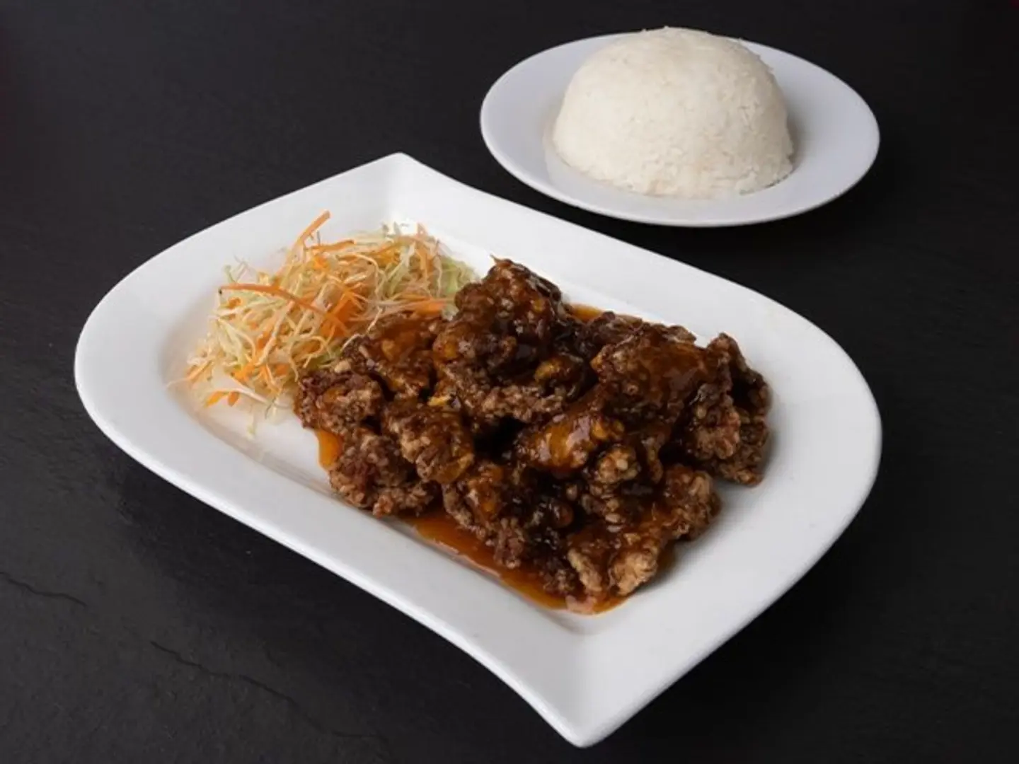 لحم بقري بالثوم مع الأرز