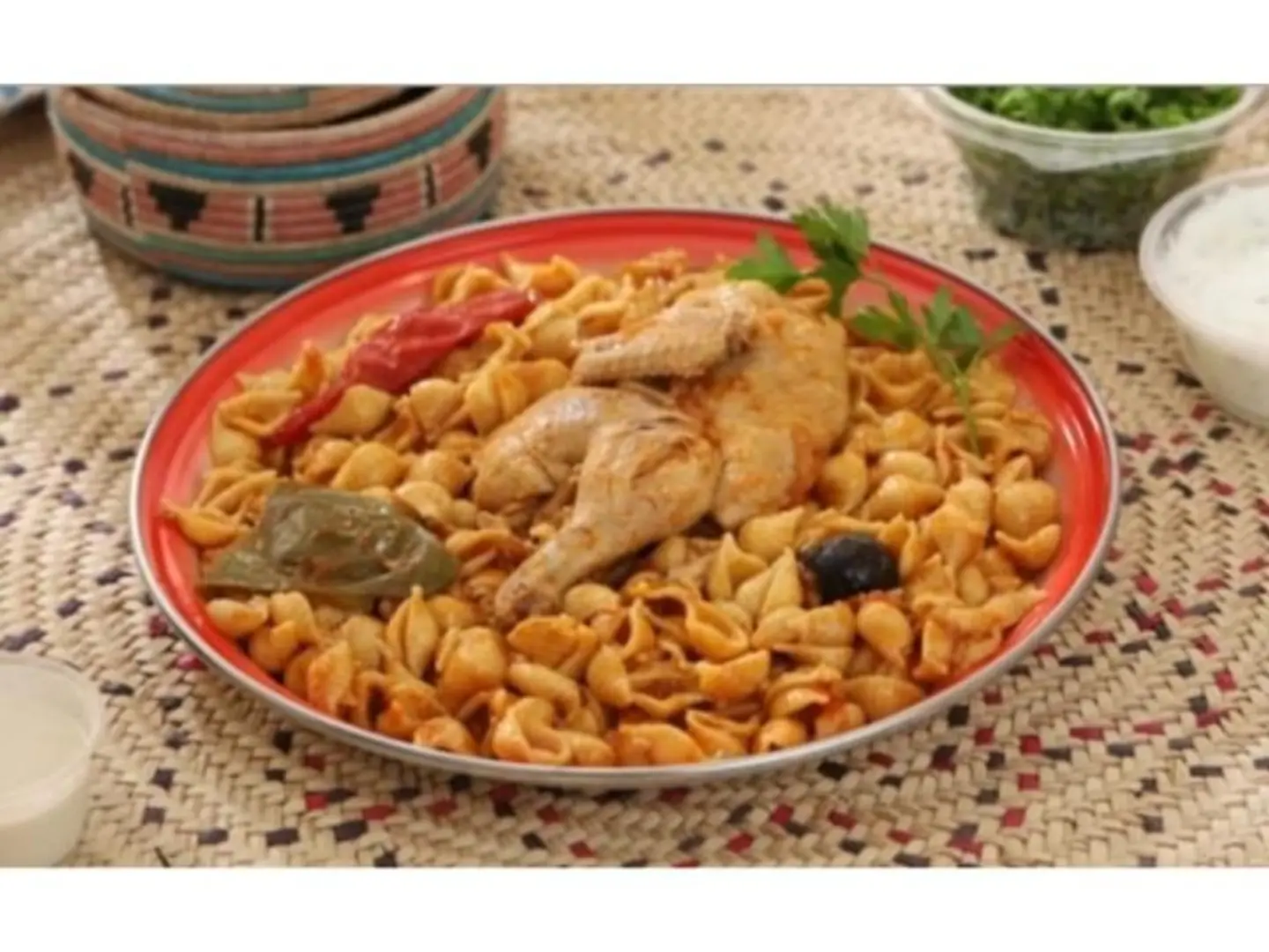 دجاج مضغوظ مكرونة